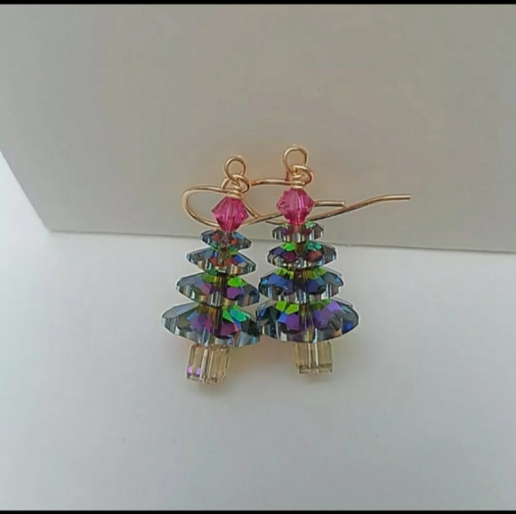 🎄 Prism Christmas Tree Earrings (Silver) 🎄 - Picture 4 of 8